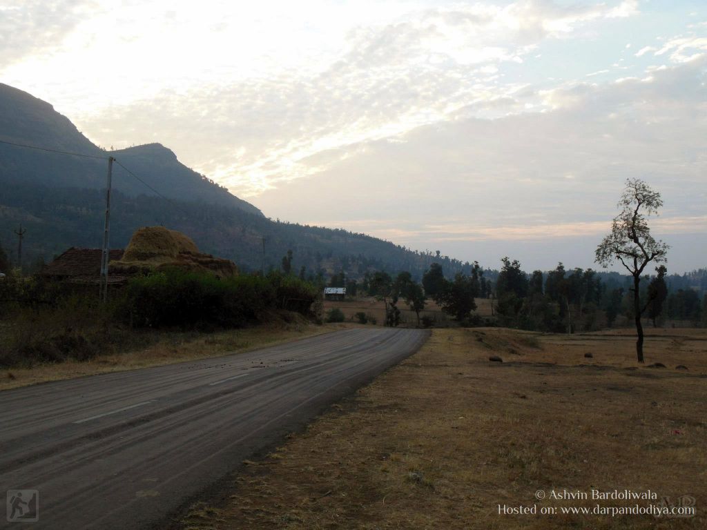 Trekking Ratangadh Near Mangi Tungi, Jain Mandir : Mangi Tungi Area In Photos