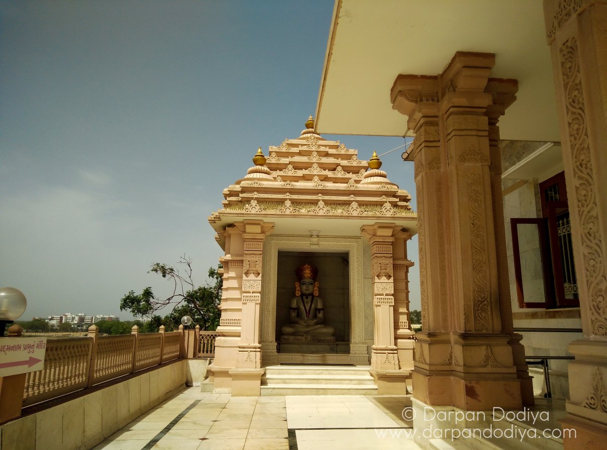 Jain temple @ Tri Mandir Adalaj Gujarat